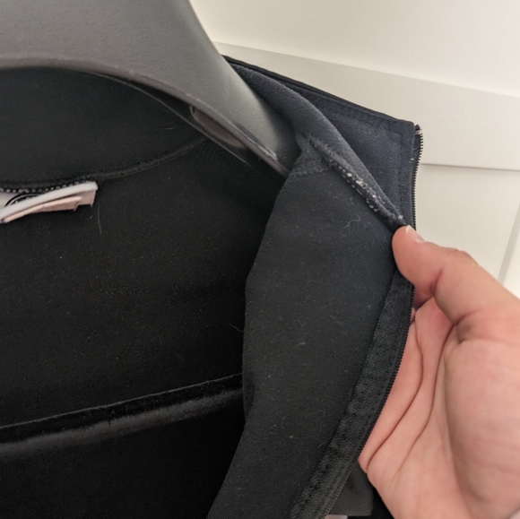 The Running Room Thermal 1/4 zip fleece shirt - Picture 3 of 3